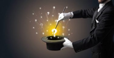 「魔法」テープ?!浮かせる収納